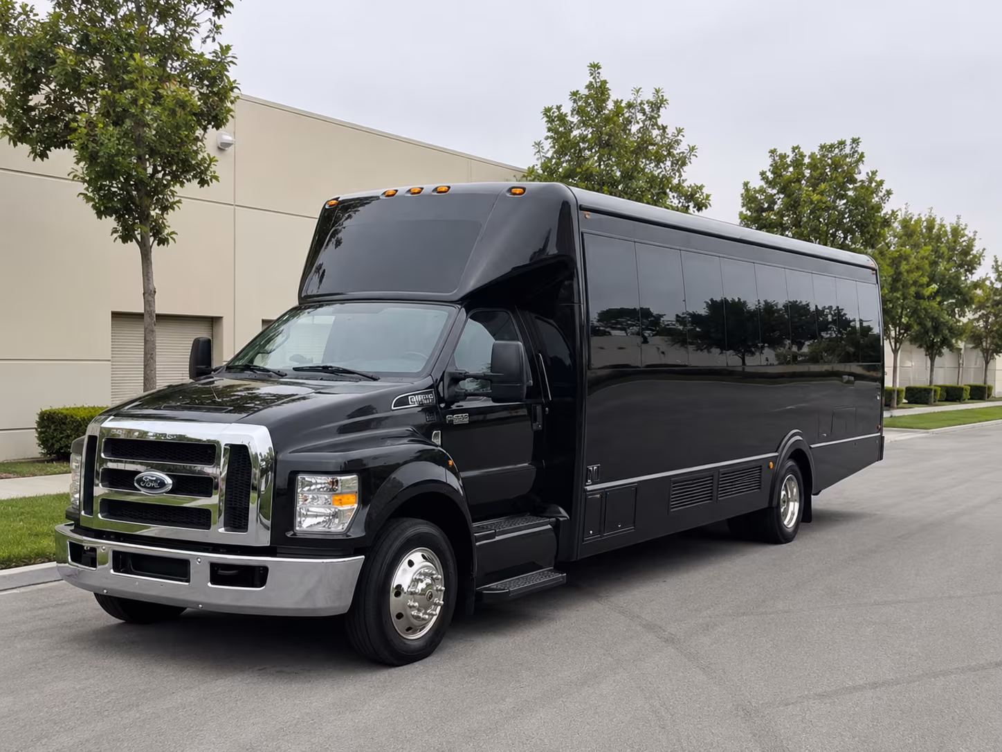 Hollywood Birthday, Sweet 16, & Quinceañera Transportation party bus exterior